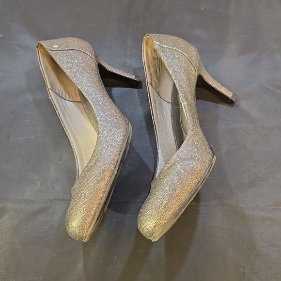 LIFESTRIDE WOMEN'S PARIGI LOW HEEL SLIP-ON PUMP - Picture 12 of 16